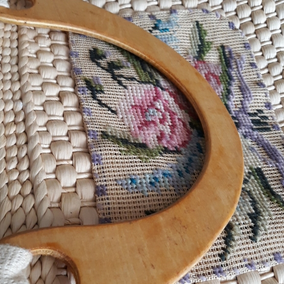 Wicker Floral Embroidered Wood Handle Vintage Bag - Picture 15 of 17